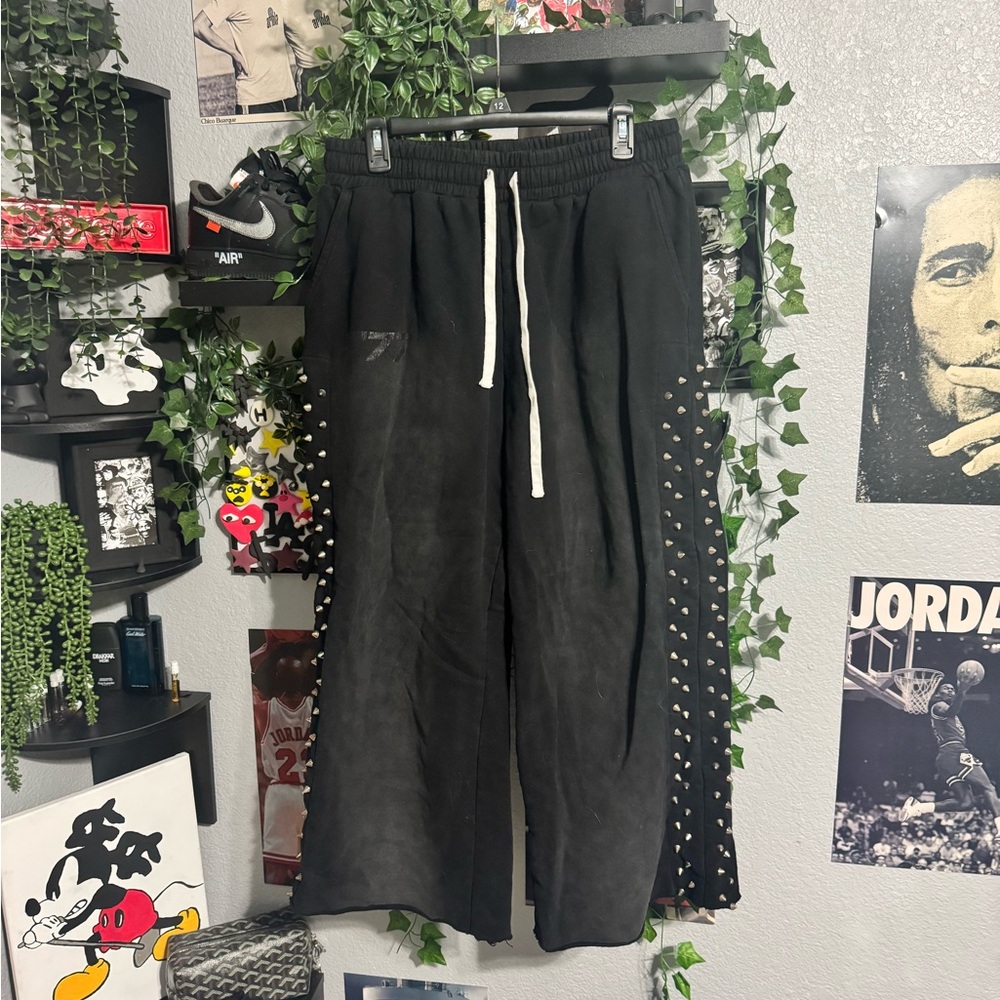 777 Studed Sweatpants